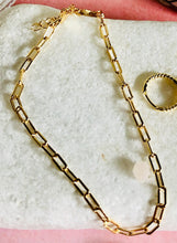 Load image into Gallery viewer, Our simple Paperclip Bracelet this the trendy piece you are going to want to hang on to. It is beautiful any way you wear it and perfect for daily wear. It can be worn alone or stacked with other bracelets. Ether way its going to shine. Jewelry that is 925 Sterling Silver with platinum or 18K gold plating 6.5 inches long with 1 in extender