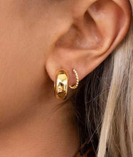 Load image into Gallery viewer, Trendy 18k gold plated stainless steel jewelry for any occasion Durable 18k gold plated stainless steel jewelry for everyday wear Minimalist 18k gold plated stainless steel jewelry Classic 18k gold plated stainless steel jewelry design Chic 18k gold plated stainless steel jewelry for fashion-forward individuals Gorgeous 18k gold plated stainless steel jewelry with intricate details