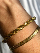 Load image into Gallery viewer, Trendy 18k gold plated stainless steel jewelry for any occasion Durable 18k gold plated stainless steel jewelry for everyday wear Minimalist 18k gold plated stainless steel jewelry Classic 18k gold plated stainless steel jewelry design Chic 18k gold plated stainless steel jewelry for fashion-forward individuals Gorgeous 18k gold plated stainless steel jewelry with intricate details