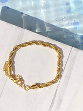 Load image into Gallery viewer, Trendy 18k gold plated stainless steel jewelry for any occasion Durable 18k gold plated stainless steel jewelry for everyday wear Minimalist 18k gold plated stainless steel jewelry Classic 18k gold plated stainless steel jewelry design Chic 18k gold plated stainless steel jewelry for fashion-forward individuals Gorgeous 18k gold plated stainless steel jewelry with intricate details
