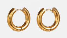 Load image into Gallery viewer, Trendy 18k gold plated stainless steel jewelry for any occasion Durable 18k gold plated stainless steel jewelry for everyday wear Minimalist 18k gold plated stainless steel jewelry Classic 18k gold plated stainless steel jewelry design Chic 18k gold plated stainless steel jewelry for fashion-forward individuals Gorgeous 18k gold plated stainless steel jewelry with intricate details
